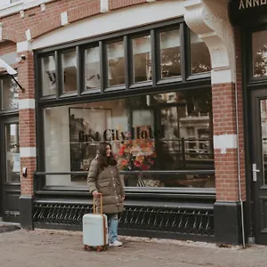 Boutique First 4* La Haya